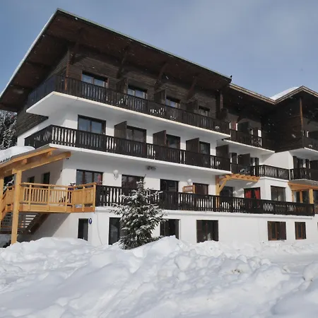 Valentin Pied Des Pistes Hotel *